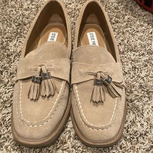 LIKE NEW LEATHER LOAFERS STEVE MADDEN